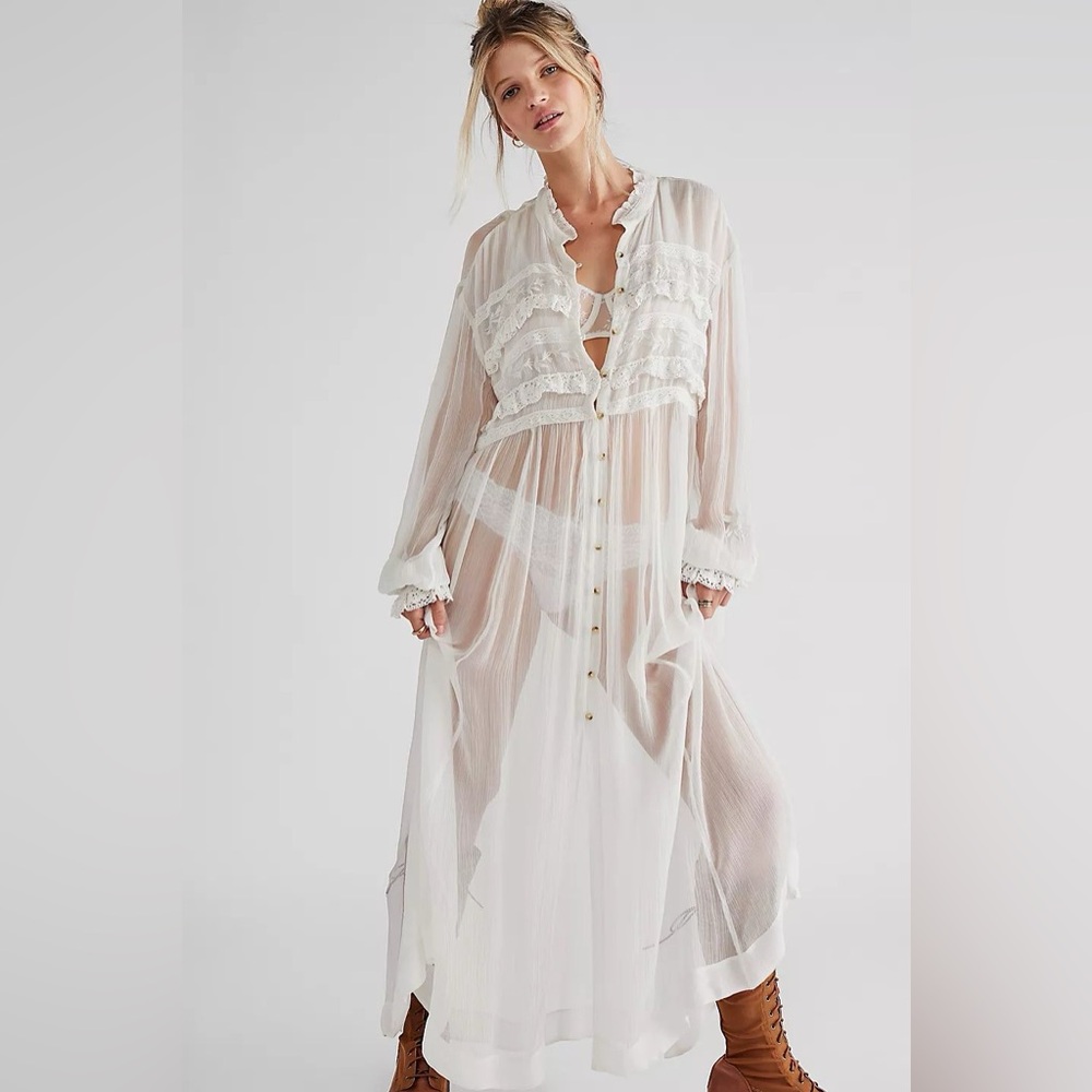 Amelia Lace Maxi Dress Lace Duster